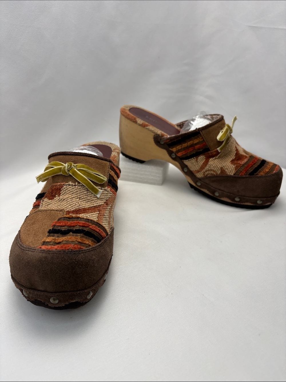 Kenzie Joyous Women 9 Brown Suede & Tapestry Clog Mules Yellow Bow Accent #427